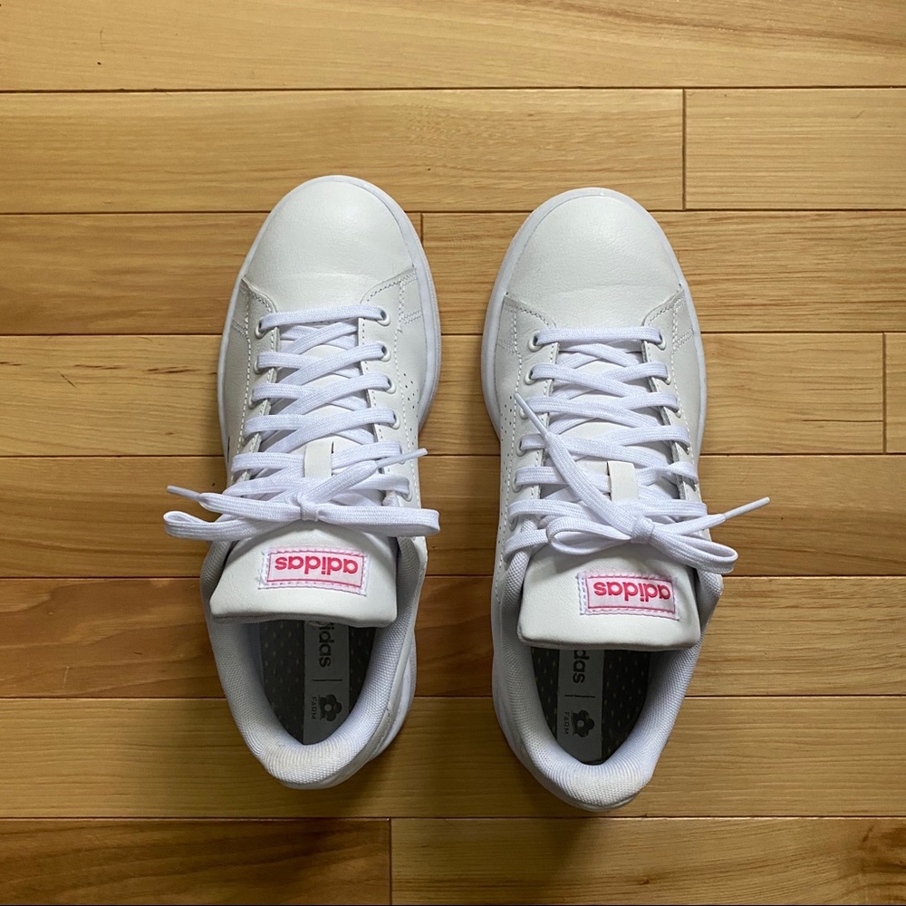 WHITE FLORAL ADIDAS - Picture 2 of 3